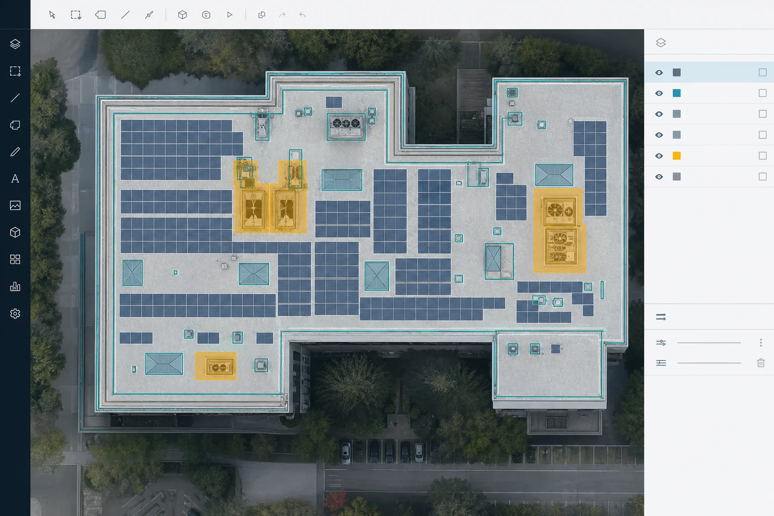 CAD-Plan eines Flachdachs mit Drohnen-Orthofoto, markierten Dachaufbauten und PV-Modulrastern